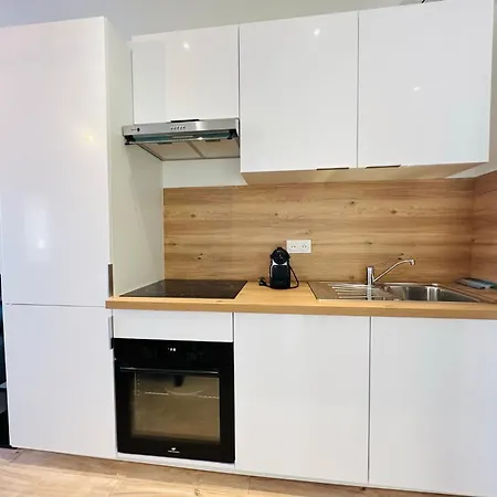 Loti Apartman *