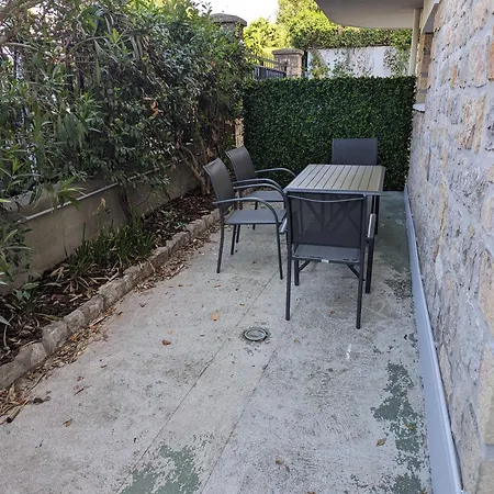 Loti Apartman Antibes